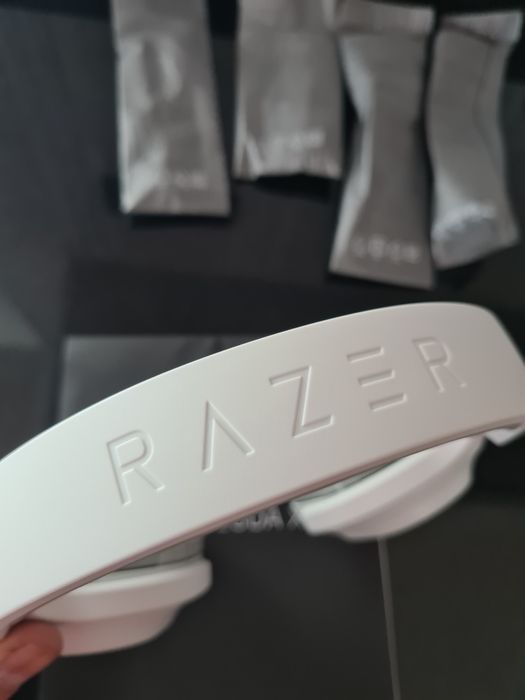 Razer Barracuda X Brancos