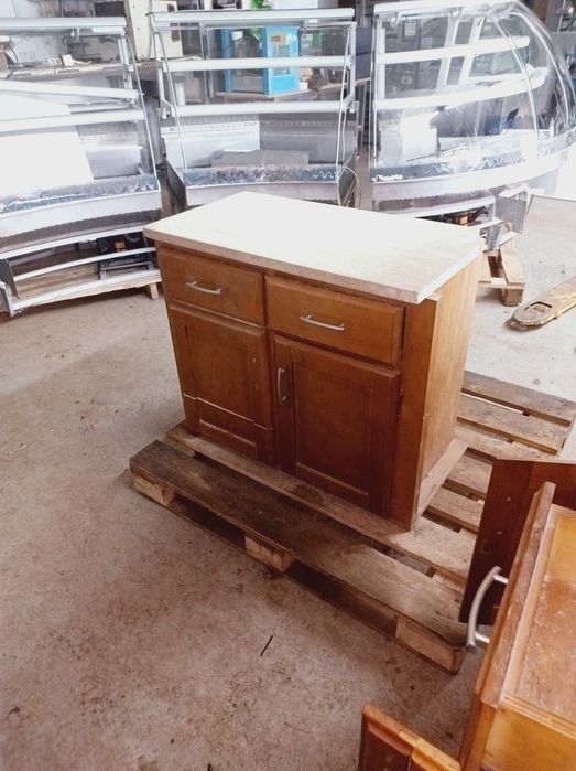 Móvel louceiro com pedra