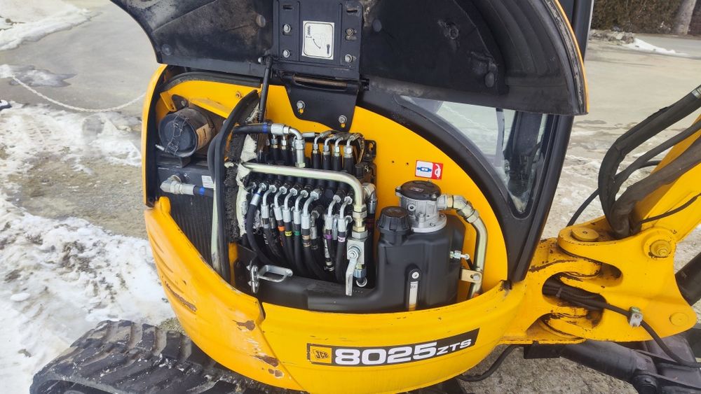 Minikoparka JCB 8025 Brutto 3 łyżki mini koparka