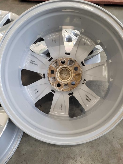 Felgi Aluminiowe Mitsubishi r 18 komplet 5 x 114,3