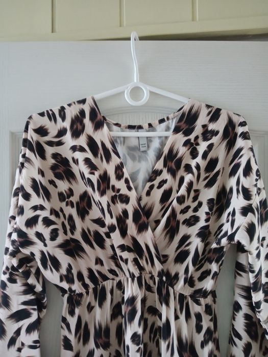 Sukienka w panterkę