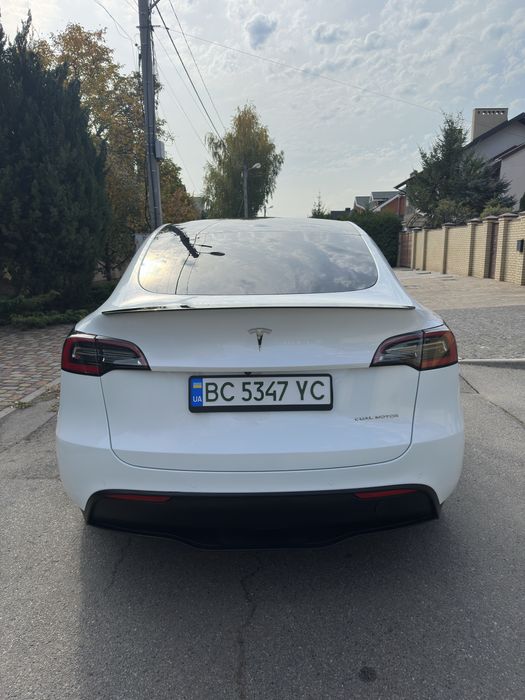 Tesla Model Y Long Range AWD