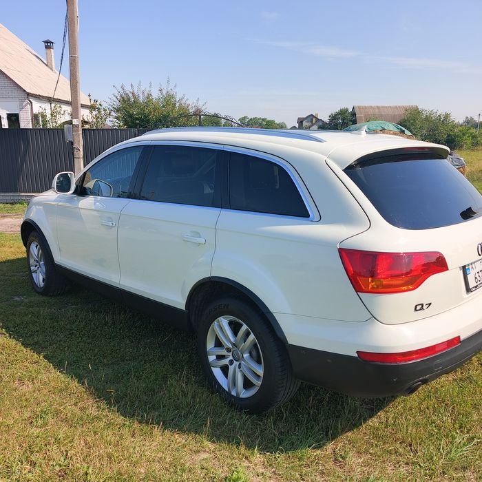 Продам надійний автомобіль Audi Q7