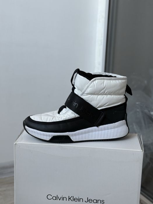 Стильні зимові дутики calvin klein