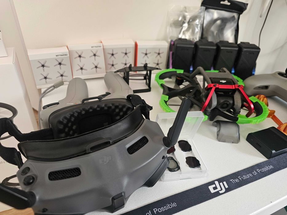 Dron Dji AVATA + 4 baterie + Goggle Integra + 3 kontrolery + Filtry ND