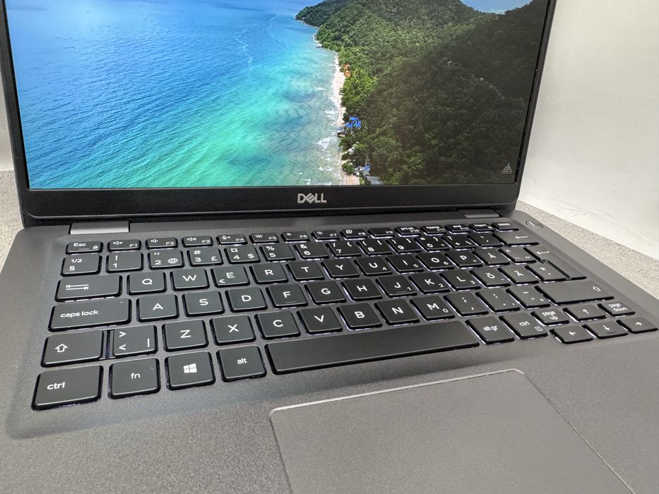 16GB/NVMe 256GB/Dell Latitude 5300 i5-8265U/4 ядра/13.3 " Full HD IPS