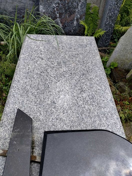 Nagrobek bez tablicy - Strzegom