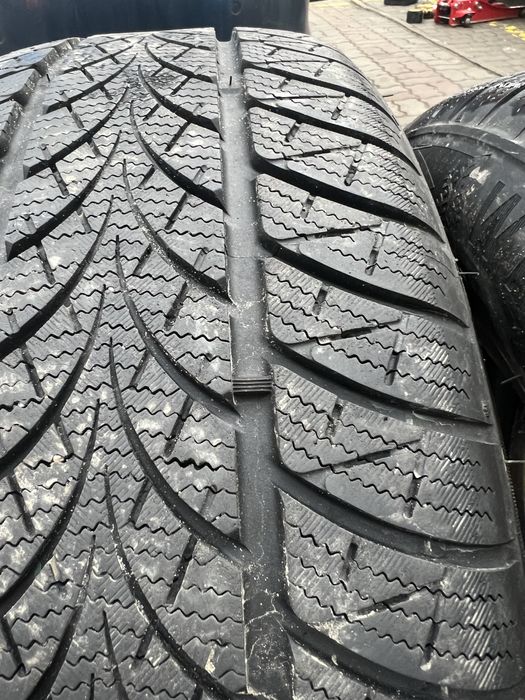 Шини зимові Triangle TW401 215/55 R17 як нові