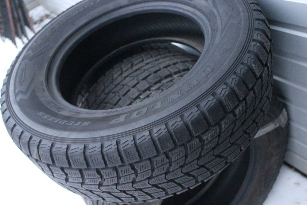 265-65-R17 DUNLOP GRANDTREK SJ6 поштуно\парой зимней резины JAPAN