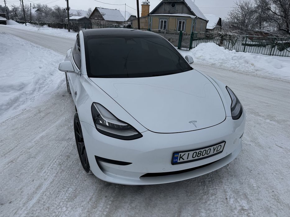 Продам Tesla model plus 3