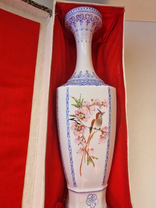 Jarra porcelana chinesa, com caixa, Qianlong