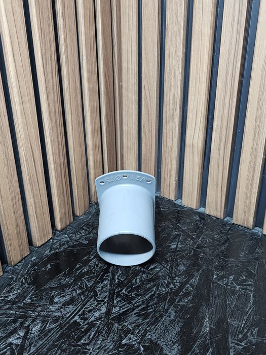 Descarga/bocal D-75 em polipropileno para caleiras