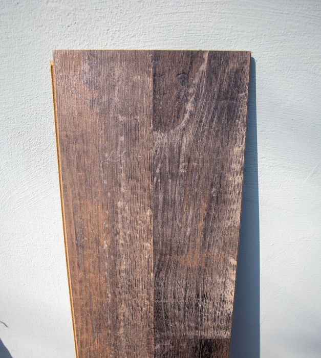 Продам ламинат дуб викинг (одна упаковка)