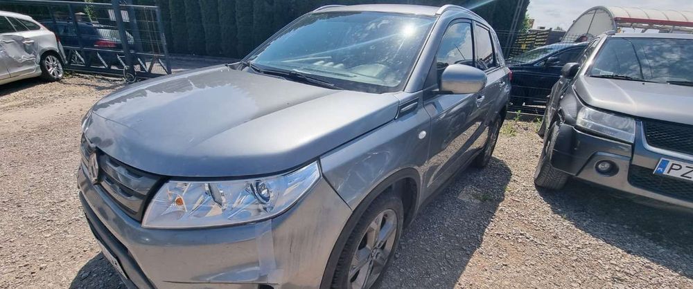 Suzuki Vitara 12/2017r, 1.6 Benzyna. Uszkodzony prawy przód .
