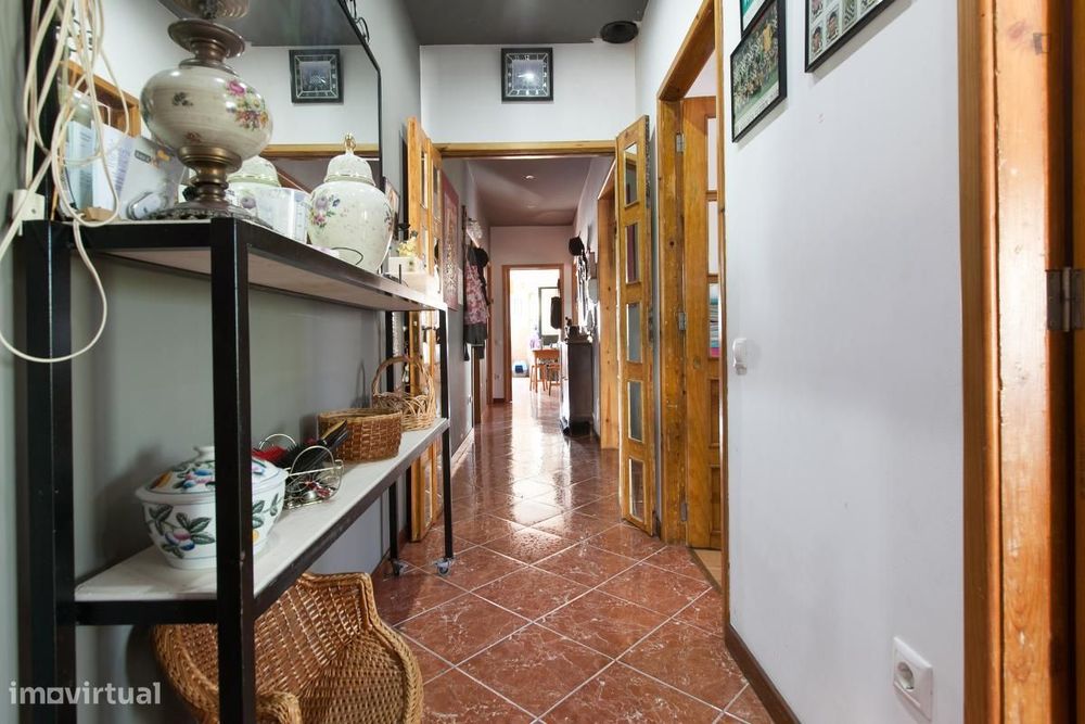 Quarto - localizado em Campanhã Porto