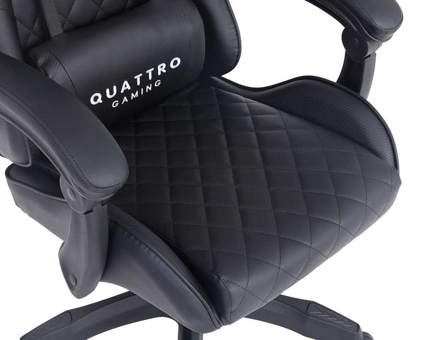Fotel gamingowy Quattro Carbon – Głęboka czerń, wykończenie premium, wysuwany podnóżek i komfort klasy biznes do biura i domu.