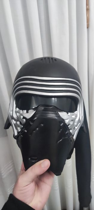 Capacete Kylo Ren