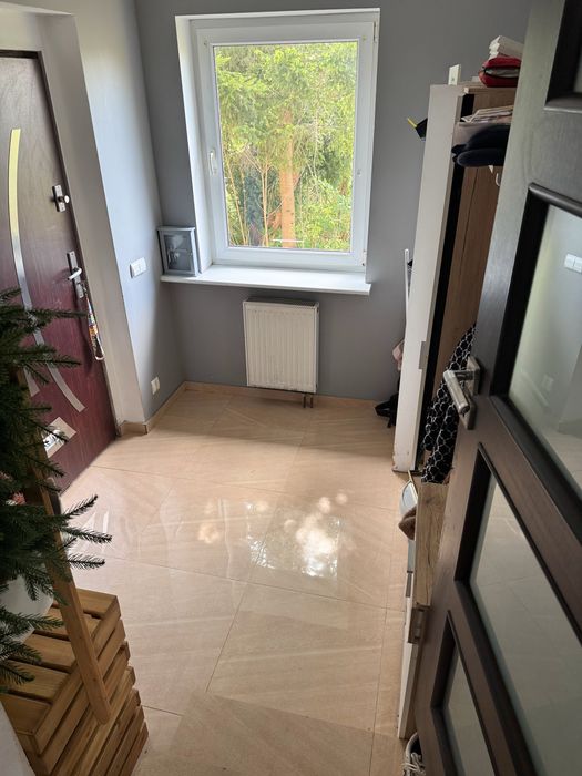 SPRZEDAM mieszkanie własnościowe bezczynszowe 4 pokoje duże podwórko blisko centrum Bytów - Widok 6