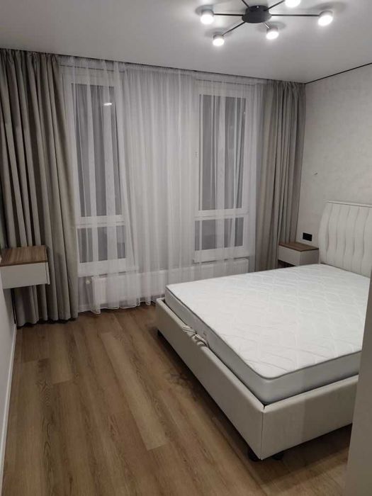 Продаж сучасної 2-кімнатної квартири з кухнею-вітальнею