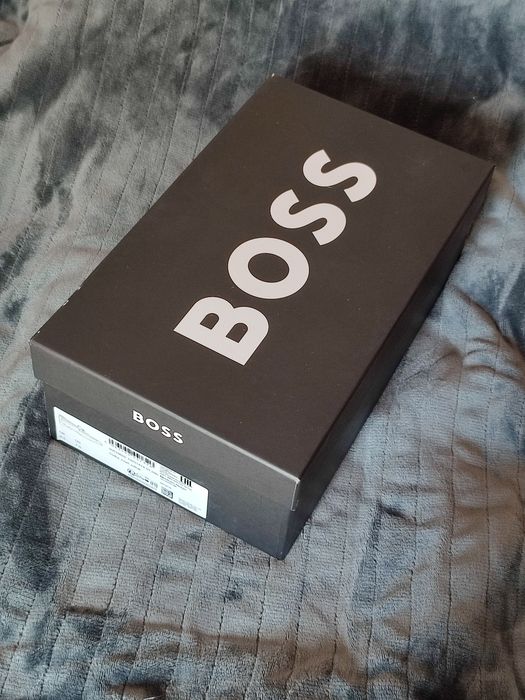 Sapatos BOSS 40.5 Novos