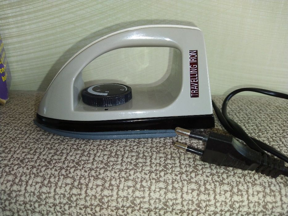 Мини - утюг : Mini Travel Iron KT-312. Не рабочий.