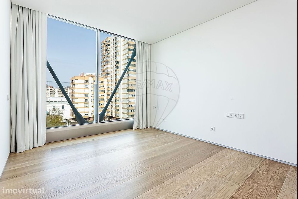 Apartamento T4 para venda