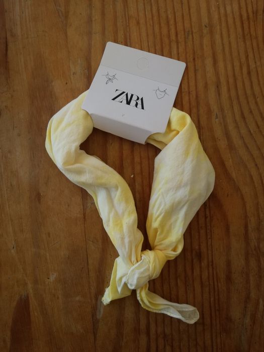 Lenço amarelo e branco Zara