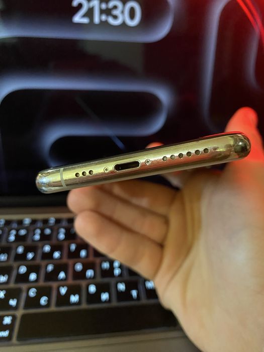 iPhone 11 pro 64 100%