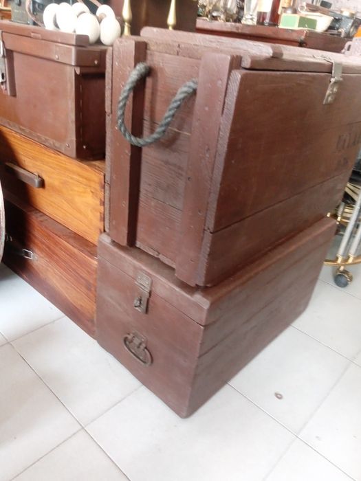 Malas e caixas antigas