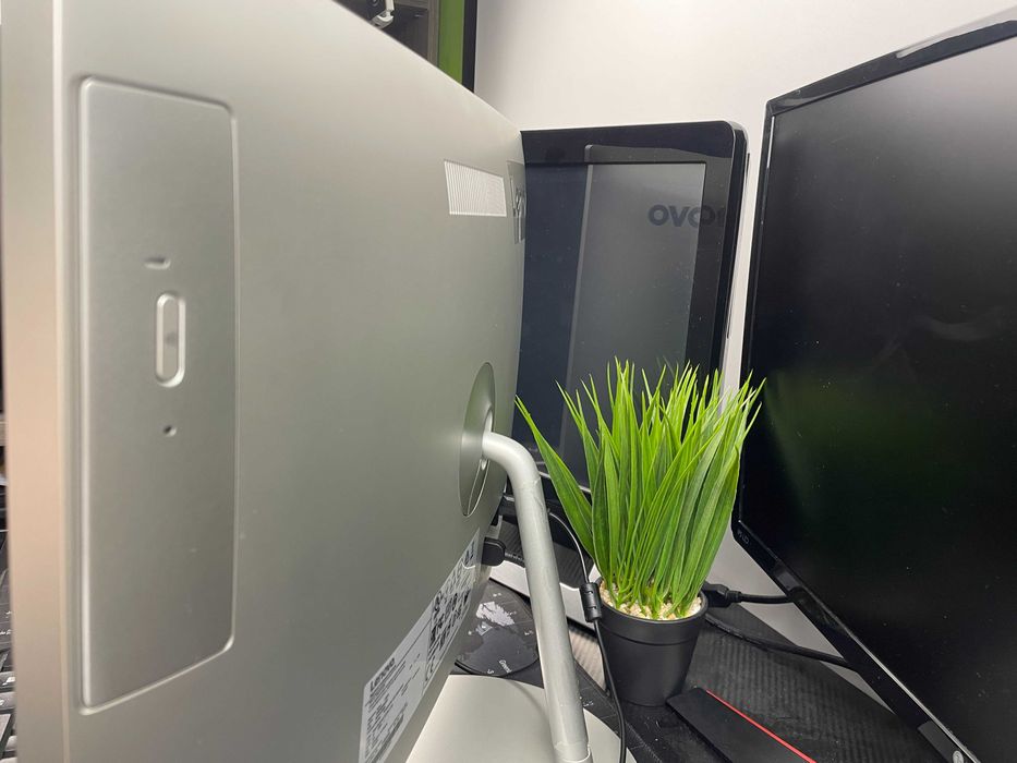 Komputer All-in-one Lenovo Ideacenter WIN11, 256GB SSD, 8GB Ram, WIFI