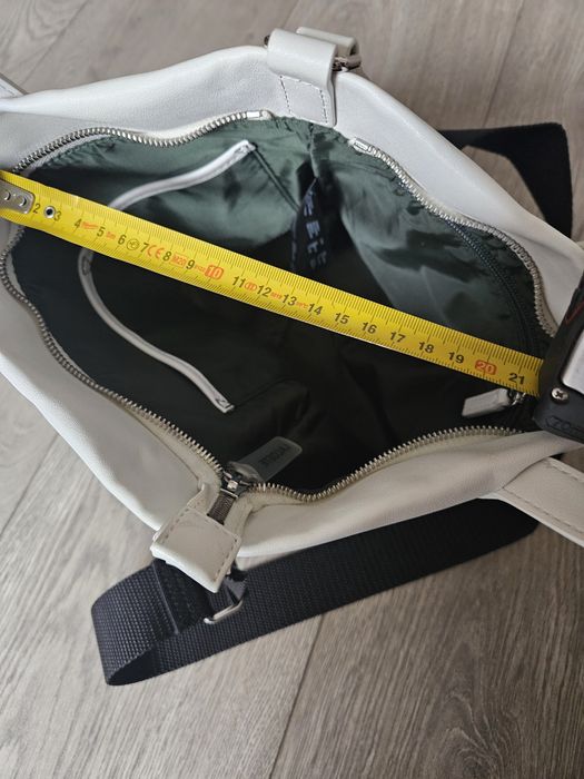 Sprzedam torebke Lacoste