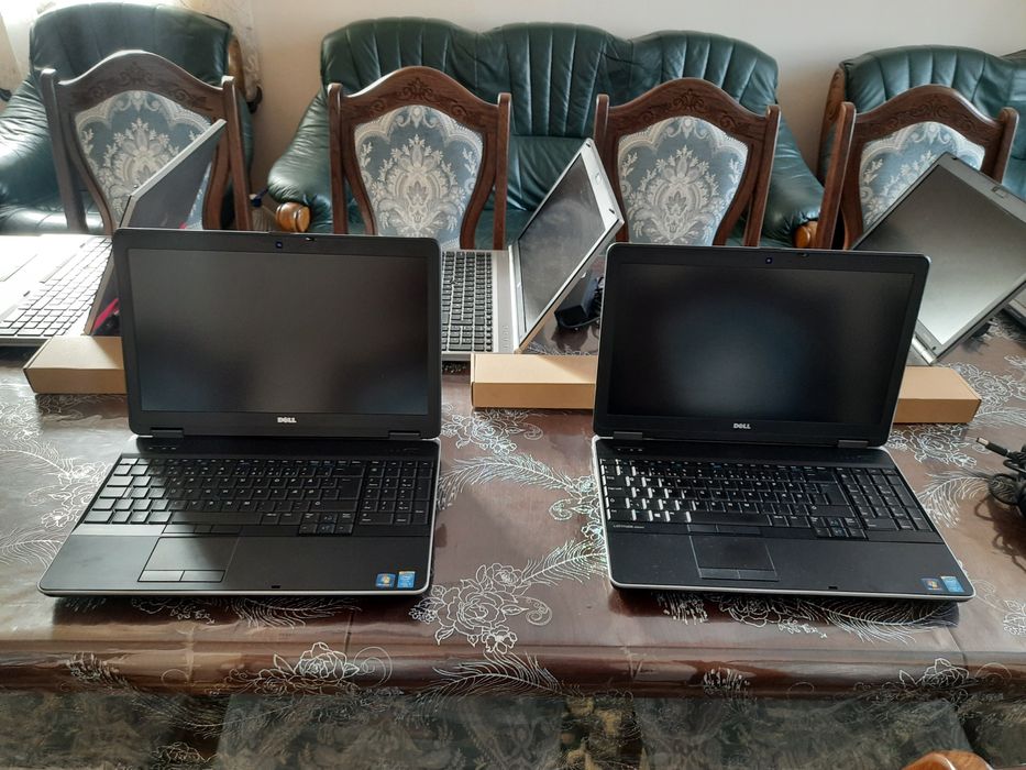 Бізнес класа ноутбук,4ядра,8 озу,500gb hdd,акб держить