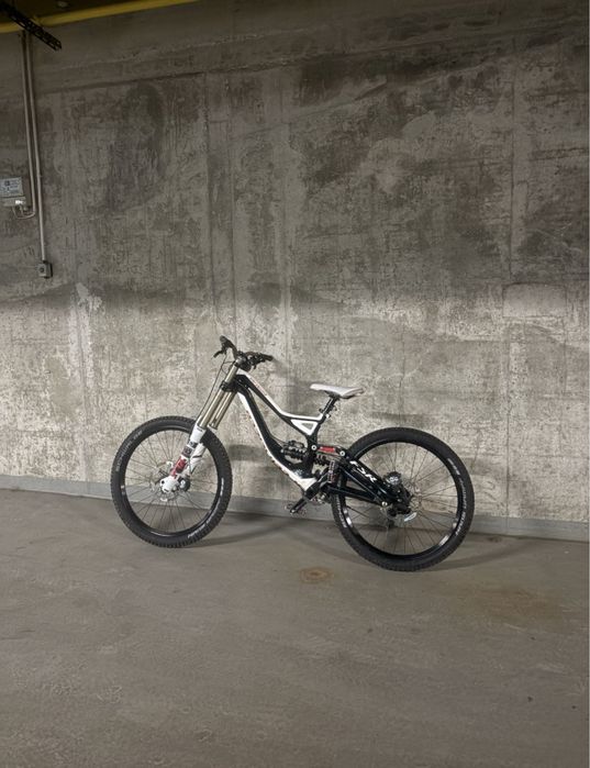 Specialized demo8  rower dh nie propain dirt rose santacruz giant