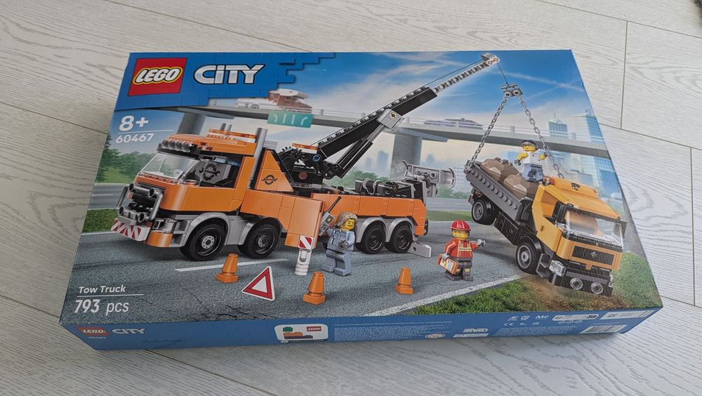 LEGO® 60467 City - Wóz holowniczy z dźwigiem