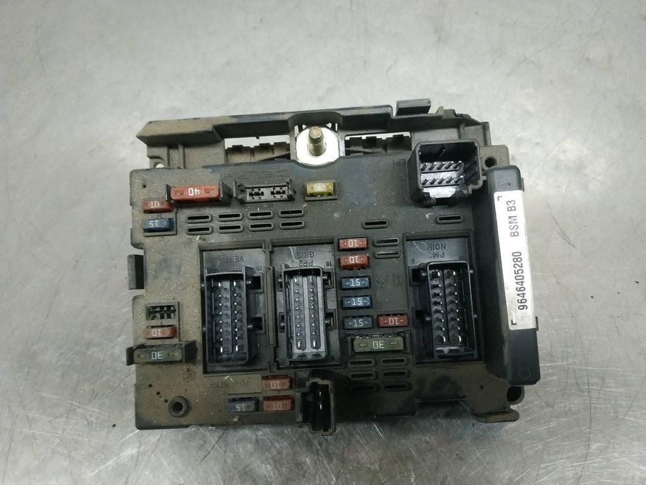 Caixa De Reles Fusíveis Citroen Xsara Berlina