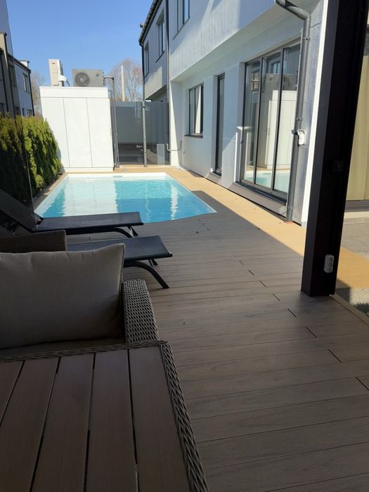 Продаж сучасного котеджу Зубра