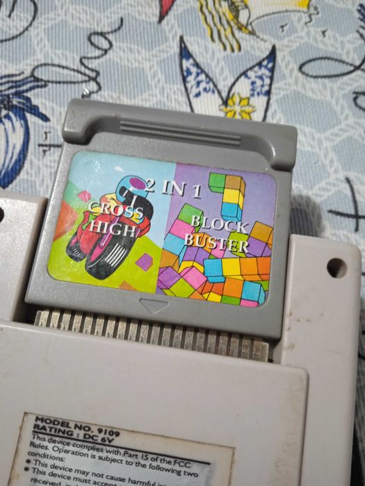 Jogo dois em um tipo game Boy, não respondo a mensagem