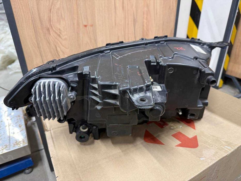 Фара ліва права Mid Led Volvo XC90 Usa 2019-2023 Америка 31655179