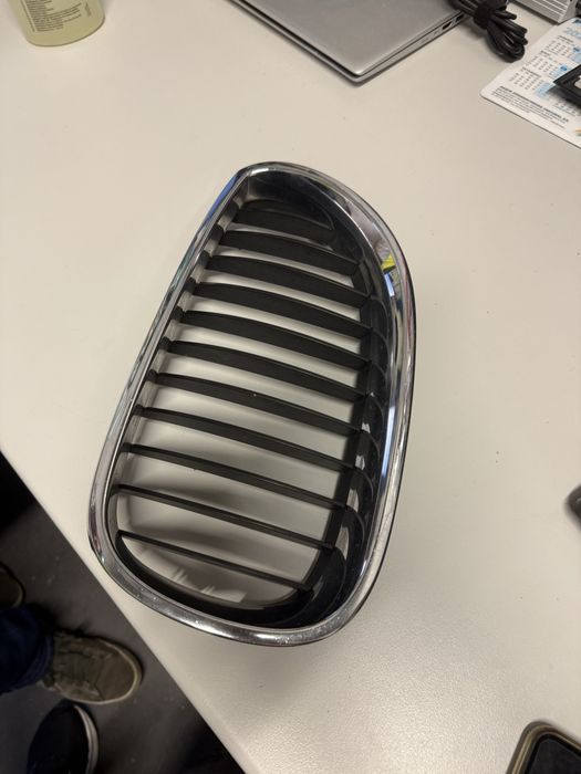 Grelhas frontais Originais BMW E60/E61 (OEM)