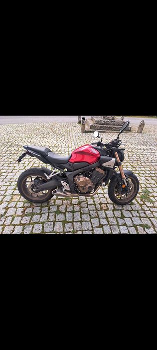 Honda CB650R 70kw ano 2024