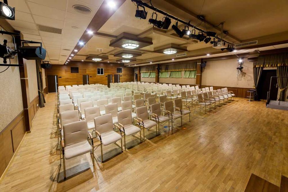 Здаємо в оренду Актову залу!