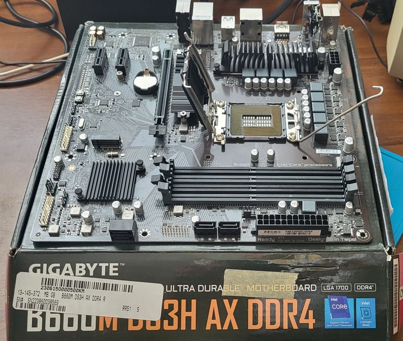 Материнська плата Gigabyte B660m DS3H AX DDR4 s1700