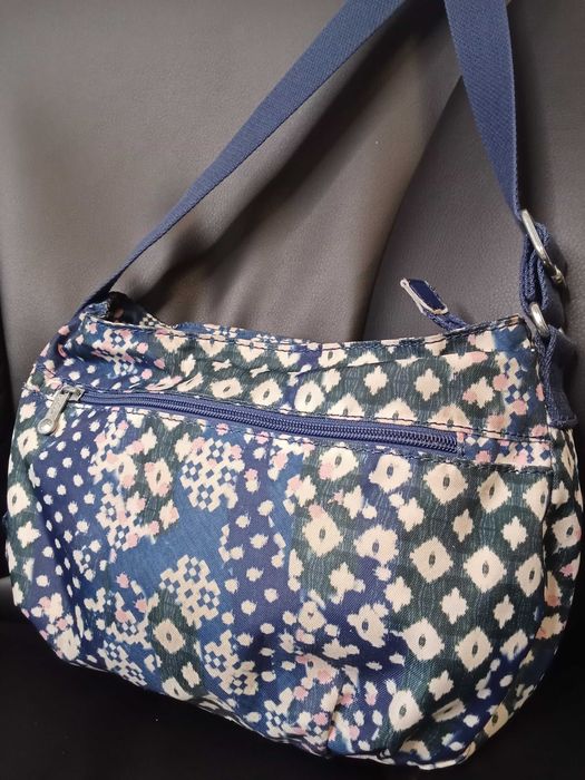 Сумка Kipling. Оригінал. Цікавий принт.