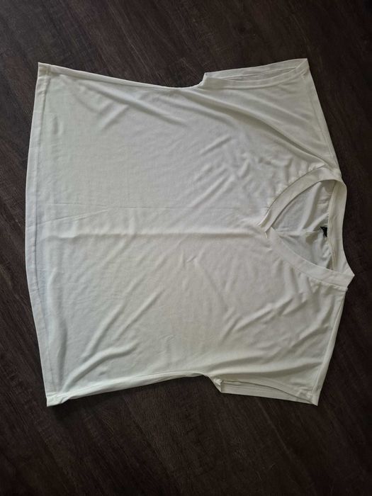 Biały t-shirt z dekoltem V XL (57)