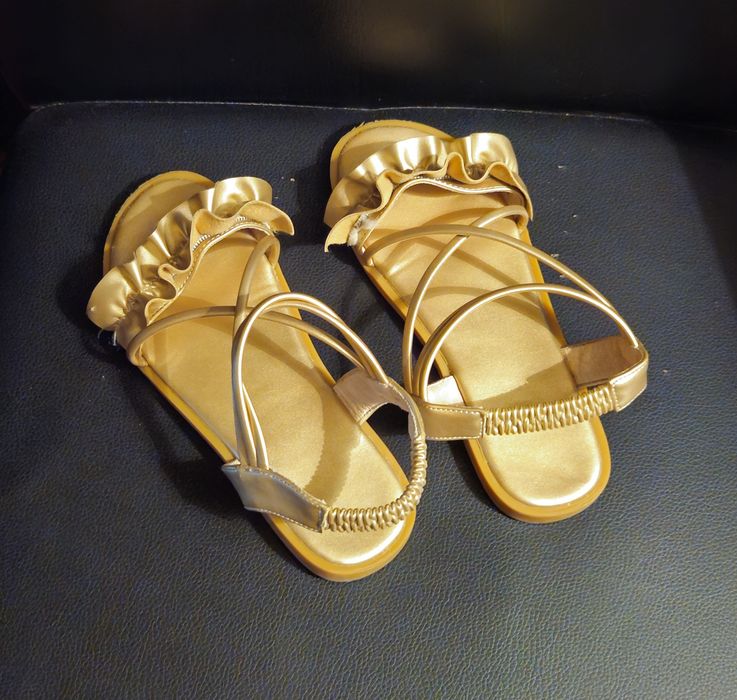 Sandálias criança douradas