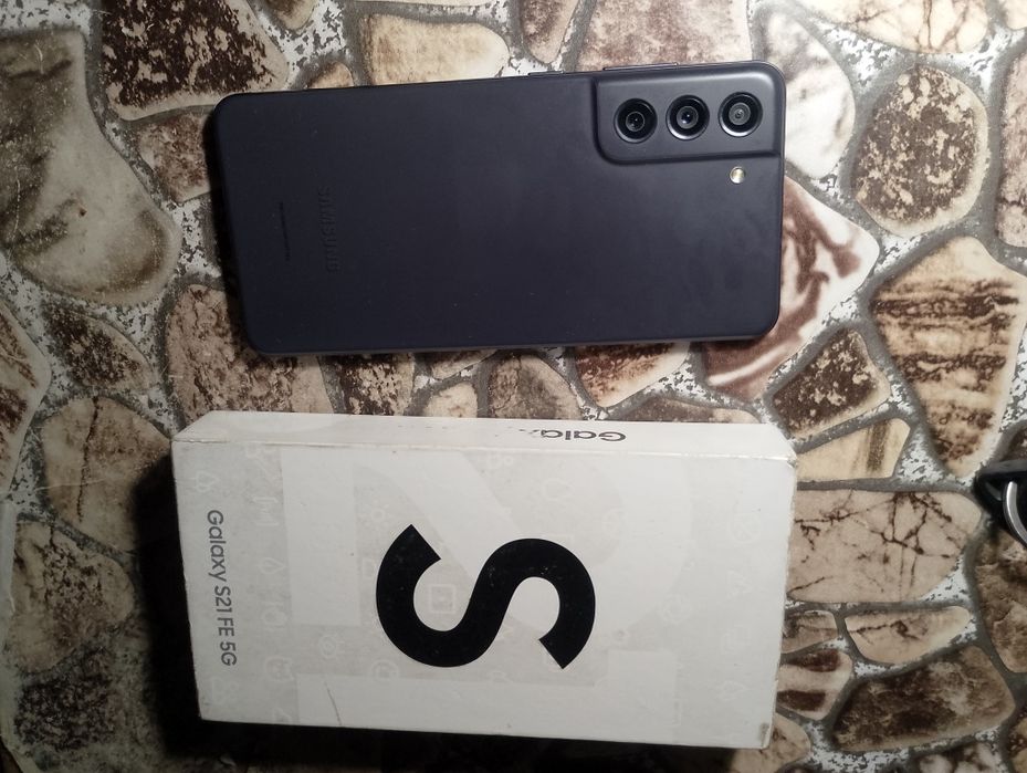 Отличный Samsung S21 FE 128GB