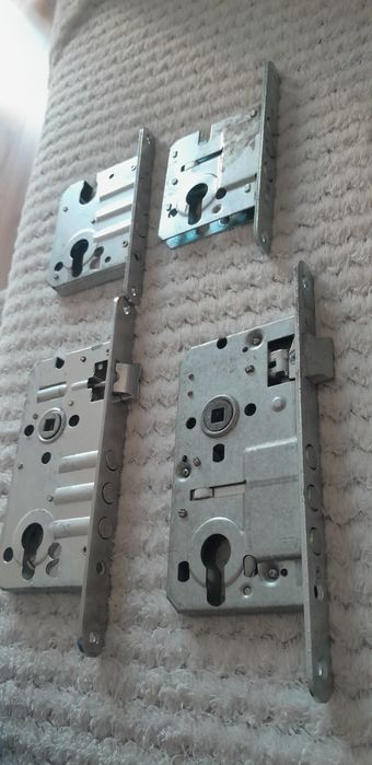 Zamki cena za 4 sztuki