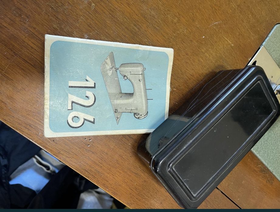 «Мінерва» Швейна машинка (ножна)