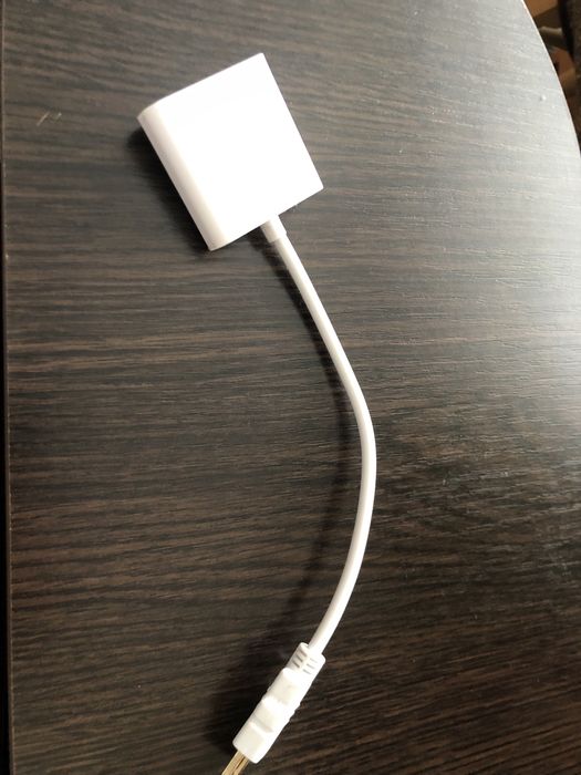 Перехідник (адаптер) HDMI — VGA (білий), робочий стан