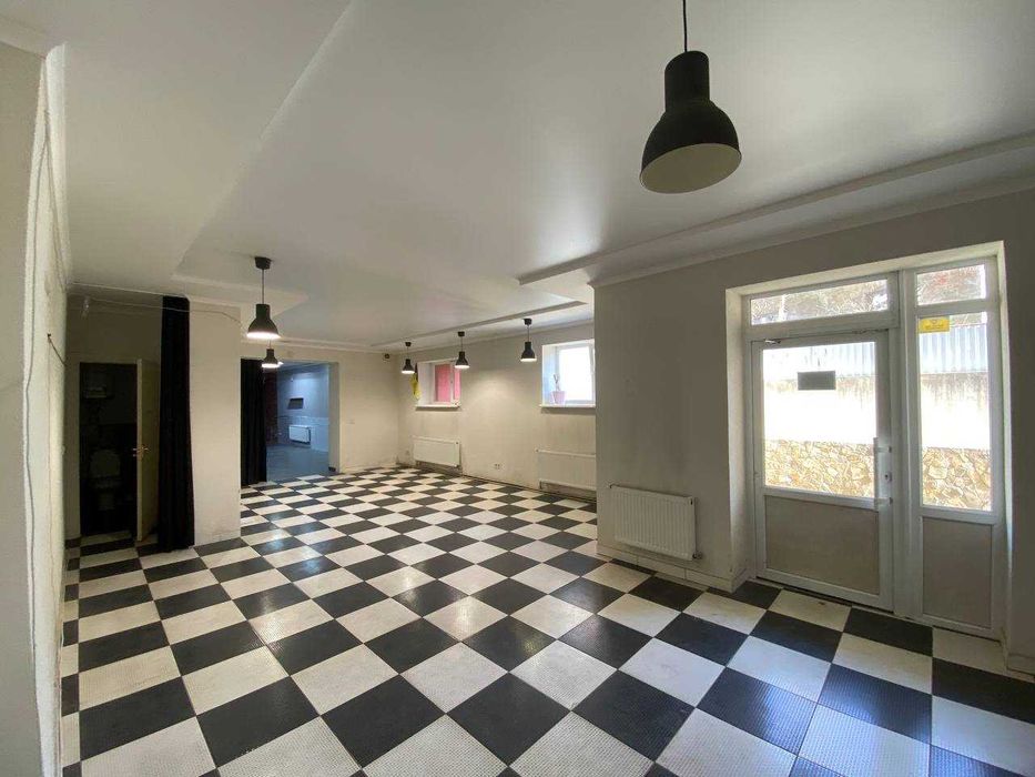 Продаж комерційних площ поруч з ЖК "Яровиця"!